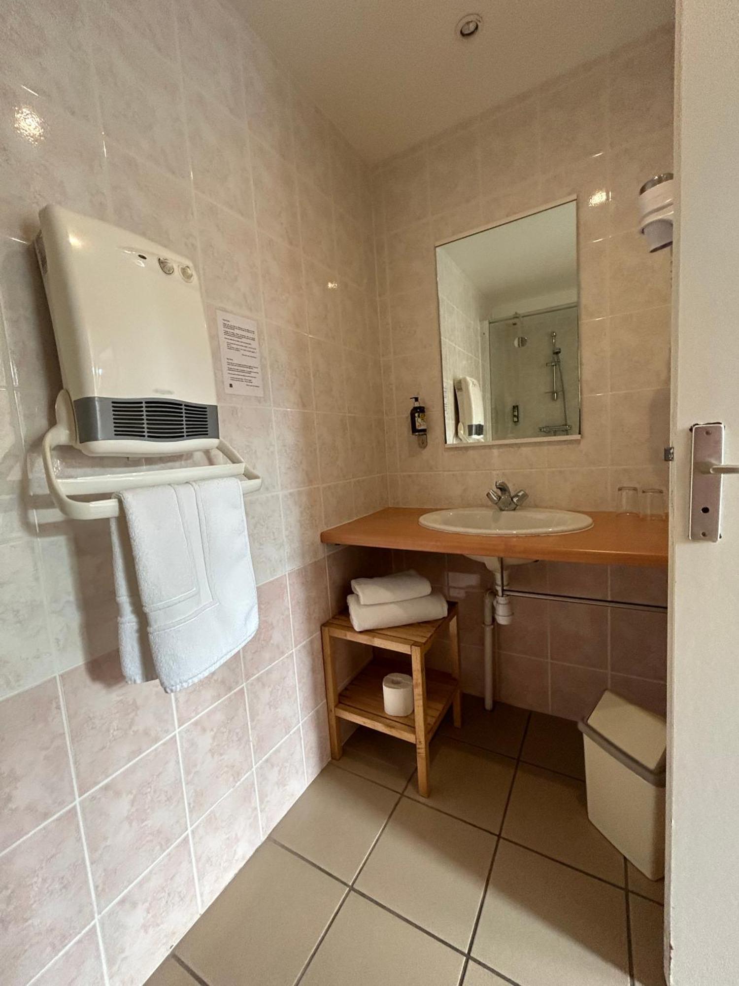 Hotel Les Voisins Beaucemaine Ploufragan Habitación foto